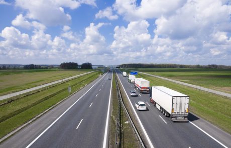 Tovornjakom prepovedano prehitevanje po vseh slovenskih avtocestah in hitrih cestah