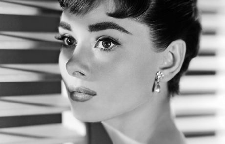 Audrey Hepburn: Skrivno življenje hčerke nizozemske baronice, ki jo je svet oboževal