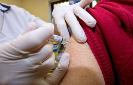 V ponedeljek se začenja cepljenje proti gripi, tudi letos bo brezplačno