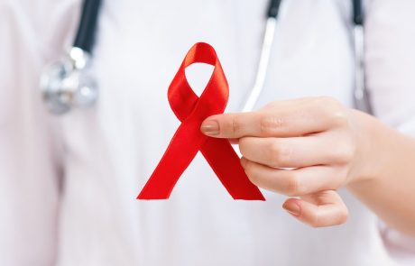 Število smrti zaradi aidsa od leta 2010 upadlo za tretjino