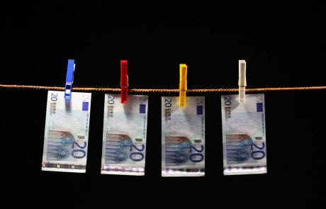 V globalni operaciji proti pranju denarja, tudi v Sloveniji, prijeli več kot 200 ljudi