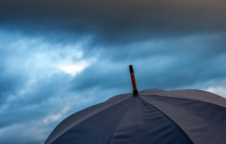 Arso opozarja: Danes popoldne, zvečer in ponoči nevarnost neviht s točo