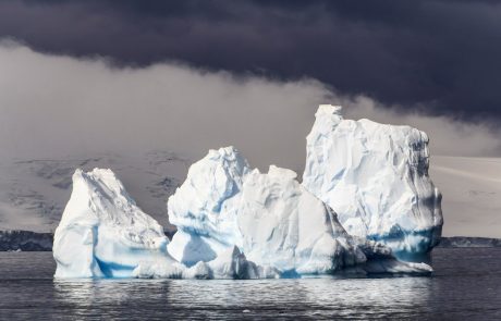 Alarm: Antarktika izgubila 2700 milijard ton ledu