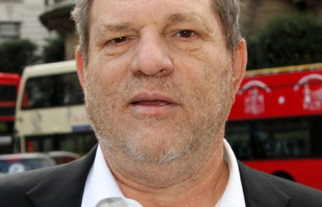 Weinstein, ki je obtožen spolnega napada, kršil pogojni izpust