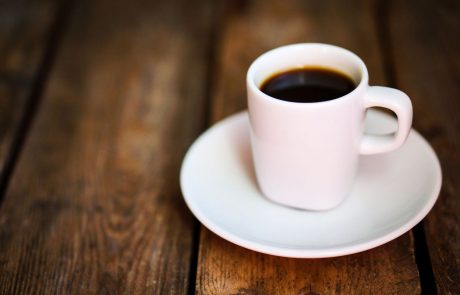 Raziskava pokazala, da Italijanski najstniki zaužijejo preveč kofeina