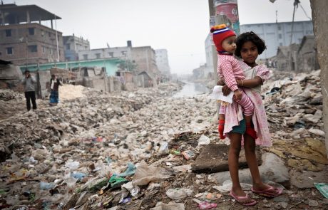 FOTO: Grozljivo življenje v enem najbolj zastrupljenih krajev na svetu