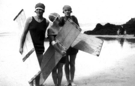 FOTO: Ja, tako so dejansko izgledali prvi surferji!