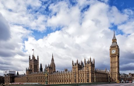 V Veliki Britaniji danes razpustili parlament pred volitvami
