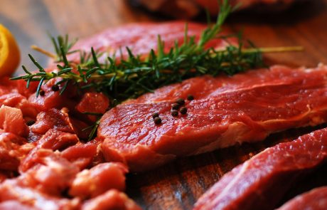 Koliko rdečega mesa še lahko pojemo, preden postane škodljivo za zdravje?