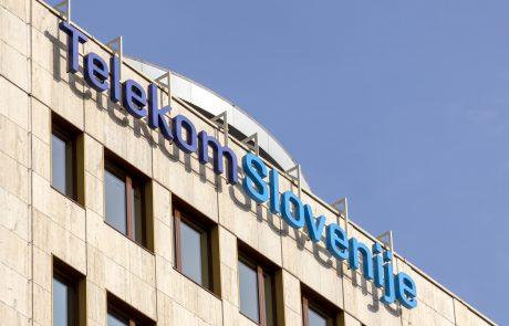 Telekom Slovenije je danes podpisal pet milijonsko pogodbo o prodaji Planet TV Madžarom