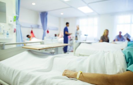 V hrvaški bolnišnici umrl bolnik zaradi napake medicinske sestre
