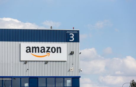 Nov udarec: Amazon prekinil dostave in videovsebine v Rusiji in Belorusiji