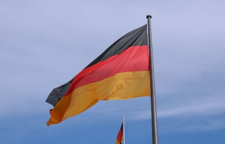 Nemško populacijo rešujejo begunci