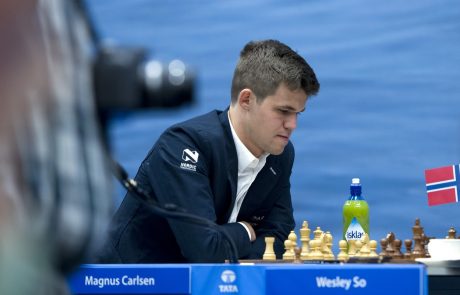Magnus Carlsen v New Yorku ubranil naslov svetovnega prvaka