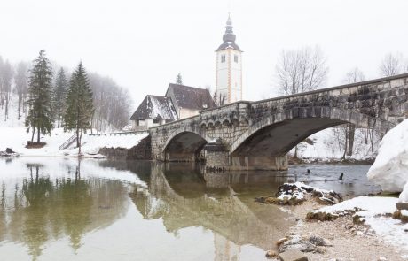 Oblačno bo, možne so občasne padavine