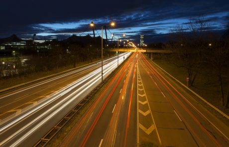 Po nemških avtocestah še naprej brez omejitve hitrosti