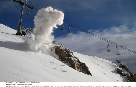Snežni plaz v francoskih Alpah zahteval najmanj štiri življenja