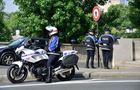 V Franciji aretirali moška, osumljena načrtovanja terorističnega napada