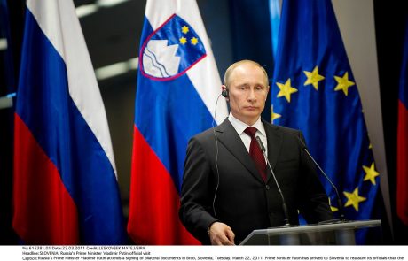 Zaživel spletni portal, ki bo Slovencem osvetlil svetovne dogodke še z ruske plati