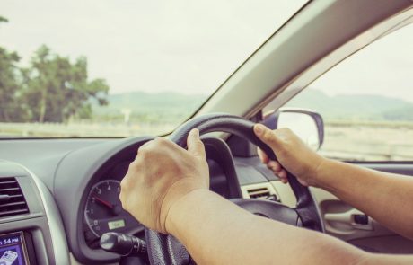 Mlade voznike presenetila ukinitev možnosti podaljšanja vozniškega dovoljenja