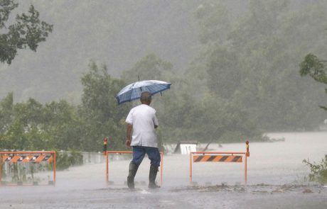 Japonsko dosegel najmočnejši tajfun v 25 letih