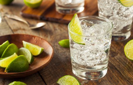 Gin tonik razglašen za najbolj zdravo alkoholno pijačo: navdušeni boste, ko boste slišali, za kaj vse je dober