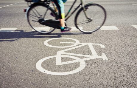 Ste videli voznika, ki je fizično obračunal s kolesarjem in odpeljal naprej?