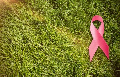 V Sloveniji za rakom dojk vsako leto zboli skoraj 1300 žensk – toda če je odkrit dovolj zgodaj, je visoko ozdravljiv!