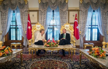 Erdogan in njegova žena živita v perverznem razkošju