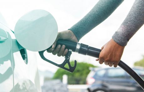 Dizelsko gorivo in 95-oktanski bencin za malenkost dražja