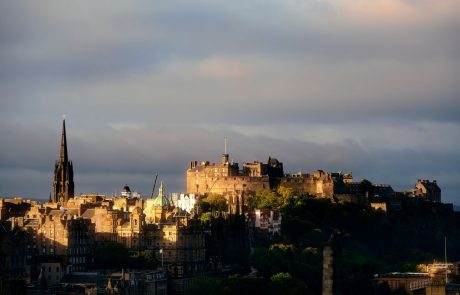 Škotski parlament odločil, da bo pred poslopjem parlamenta v Edinburghu tudi po brexitu visela zastava EU