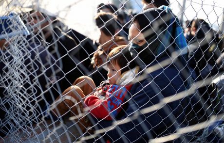 Zaradi večjega števila migrantov na balkanski poti v prihodnjih dneh poostren nadzor meje