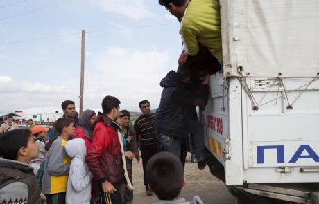 V Mehiki našli okoli 200 migrantov, stlačenih v tovornjaku