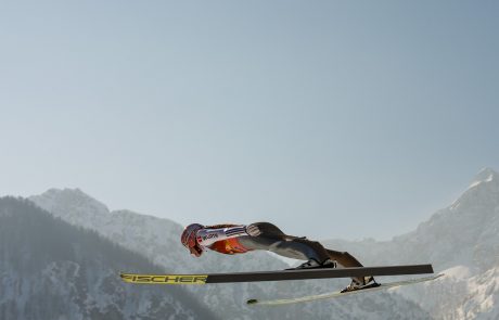 Nemškega skakalnega asa Freunda zaradi poškodbe ne bo na olimpijadi