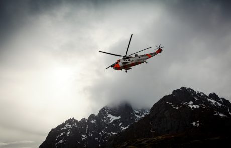 Šest mrtvih v strmoglavljenju helikopterja na Norveškem