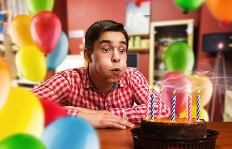 Pihanje svečk na torti lahko resno ogrozi vaše zdravje!