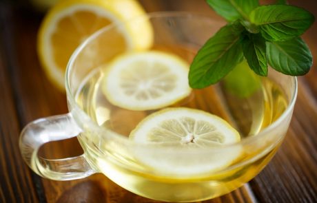 Nutricionistka svetuje: Začnite piti zeleni čaj z limono in izboljšajte svoje zdravje