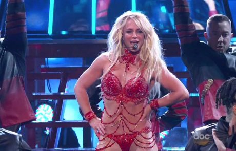 Cel svet danes govori o tem seksi nastopu Britney Spears (video)