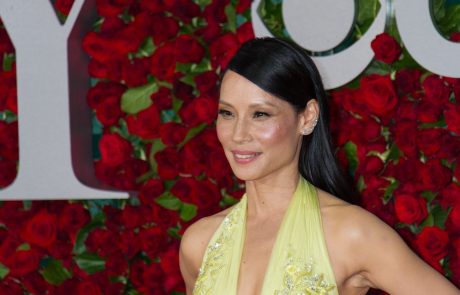 Lucy Liu postala svetlolaska, kar oboževalcem ni všeč: “Grozna je”