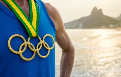 Zlato olimpijsko medaljo našli v smeteh