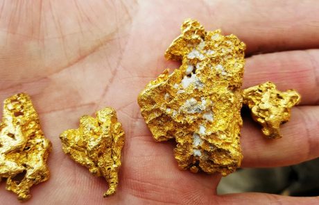 Moški našel 170.000 evrov vredno kepo zlata