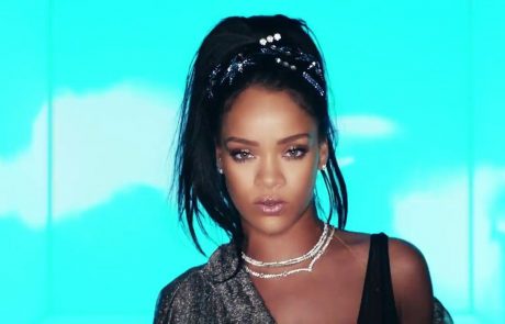 “Zredila se je za 20 kg”: Rihanna oboževalce presenetila z novo podobo