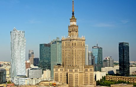 Poljski parlament kljub opozorilom iz Bruslja potrdil sporno reformo vrhovnega sodišča