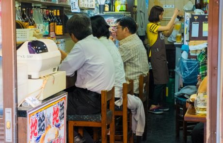 Japonski upokojenci dobijo juho, če se odpovejo vozniškemu dovoljenju