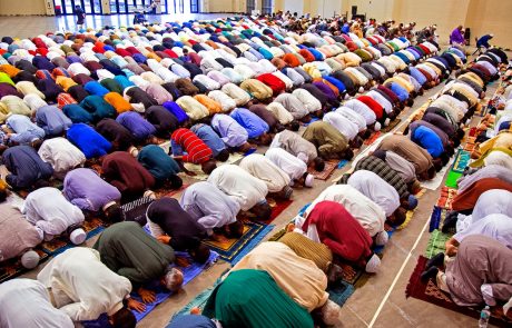 Muslimani bodo ob sončnem zahodu začeli mesec ramazan, mesec posta