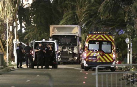 Morilec, ki je ubil 84 ljudi v Nici, se je pretvarjal, da s tovornjakom dostavlja sladoled