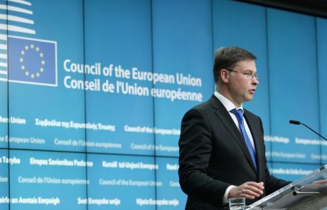 Bruselj je izboljšal napoved za območje evra in EU