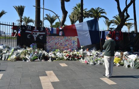 V Franciji kar pet ljudi uradno obtožili zaradi napada v Nici