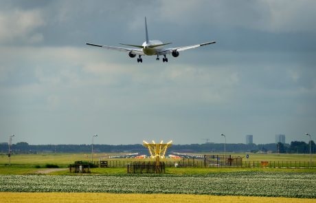 Nizozemska zaradi novega seva koronavirusa prepovedala lete iz Velike Britanije