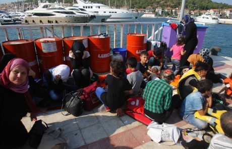 V Grčiji se bojijo novega navala beguncev, migrante z otokov že prevažajo na celino